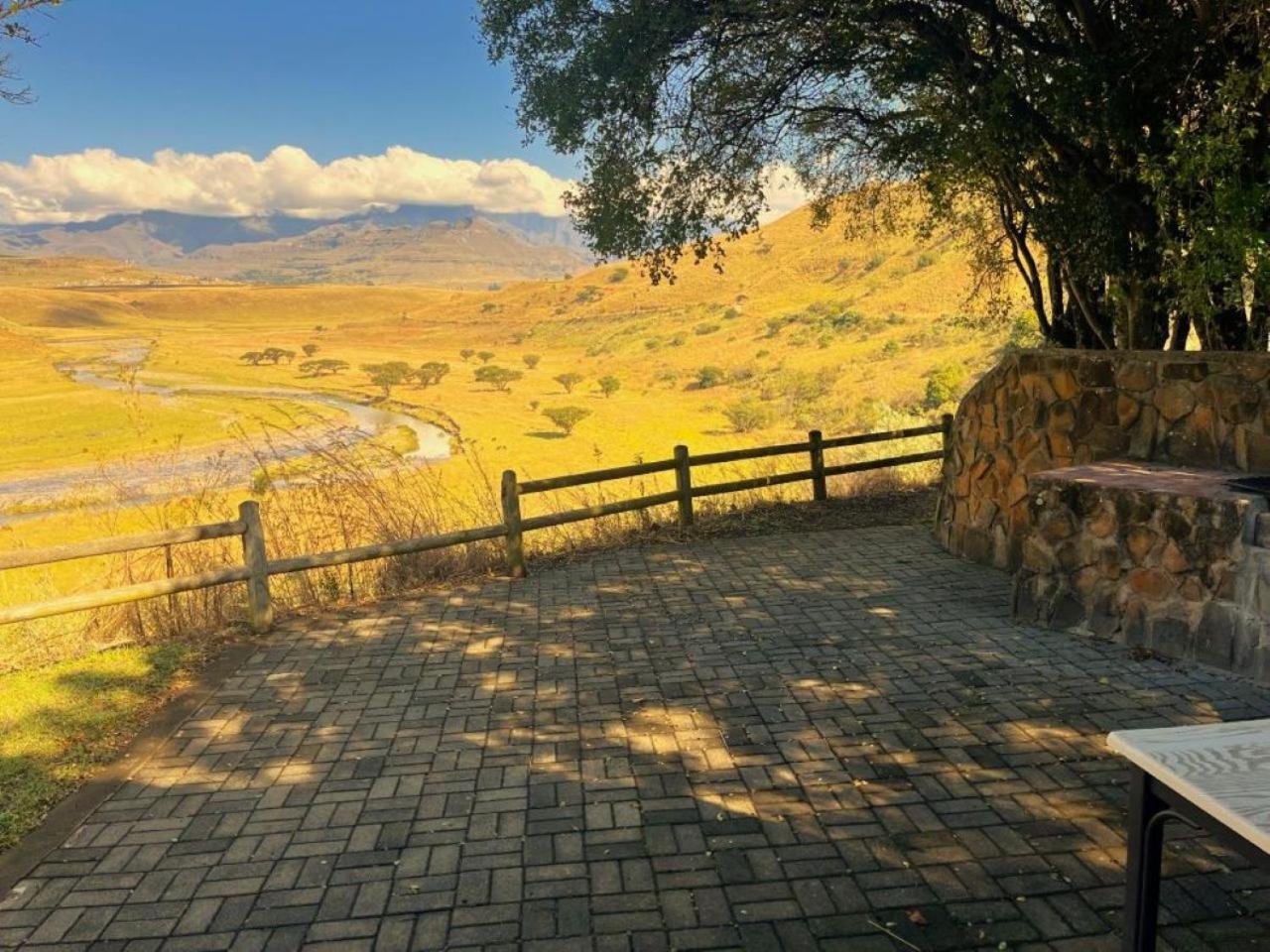 Hlalanathi Drakensberg Resort Bergville Bagian luar foto